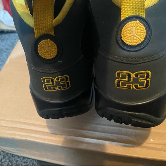 Men’s jordan 9 black and yellow size 12 - Picture 4 of 8